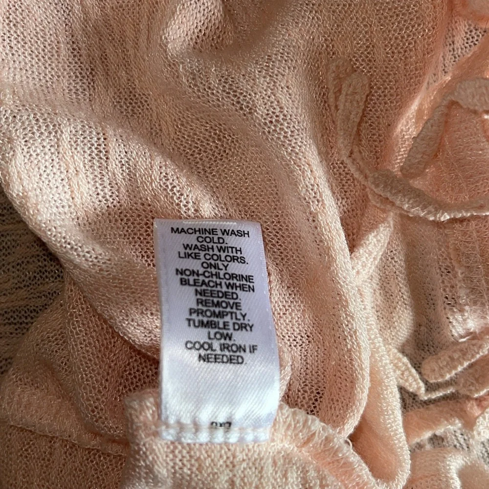 3/$15. Bundle sale Catos Peach cap sleeve L t shirt with fringe hem - Picture 5 of 10